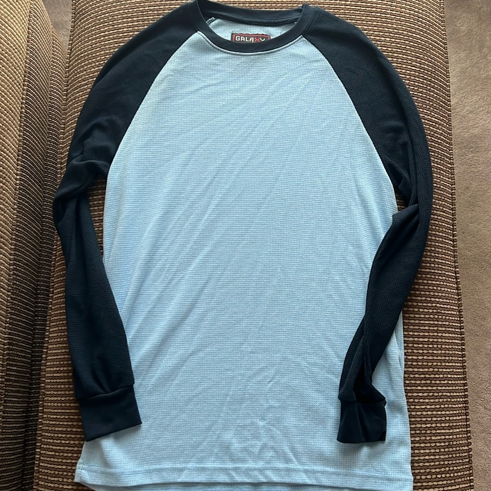 EUC Galaxy by Harvic long sleeve Henley size medium
